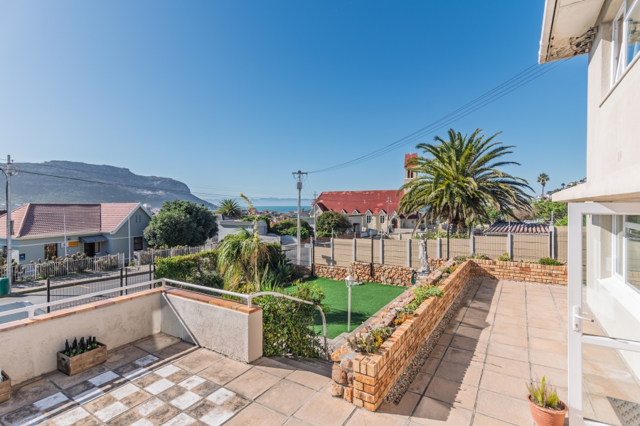 5 Bedroom Property for Sale in Fish Hoek Western Cape
